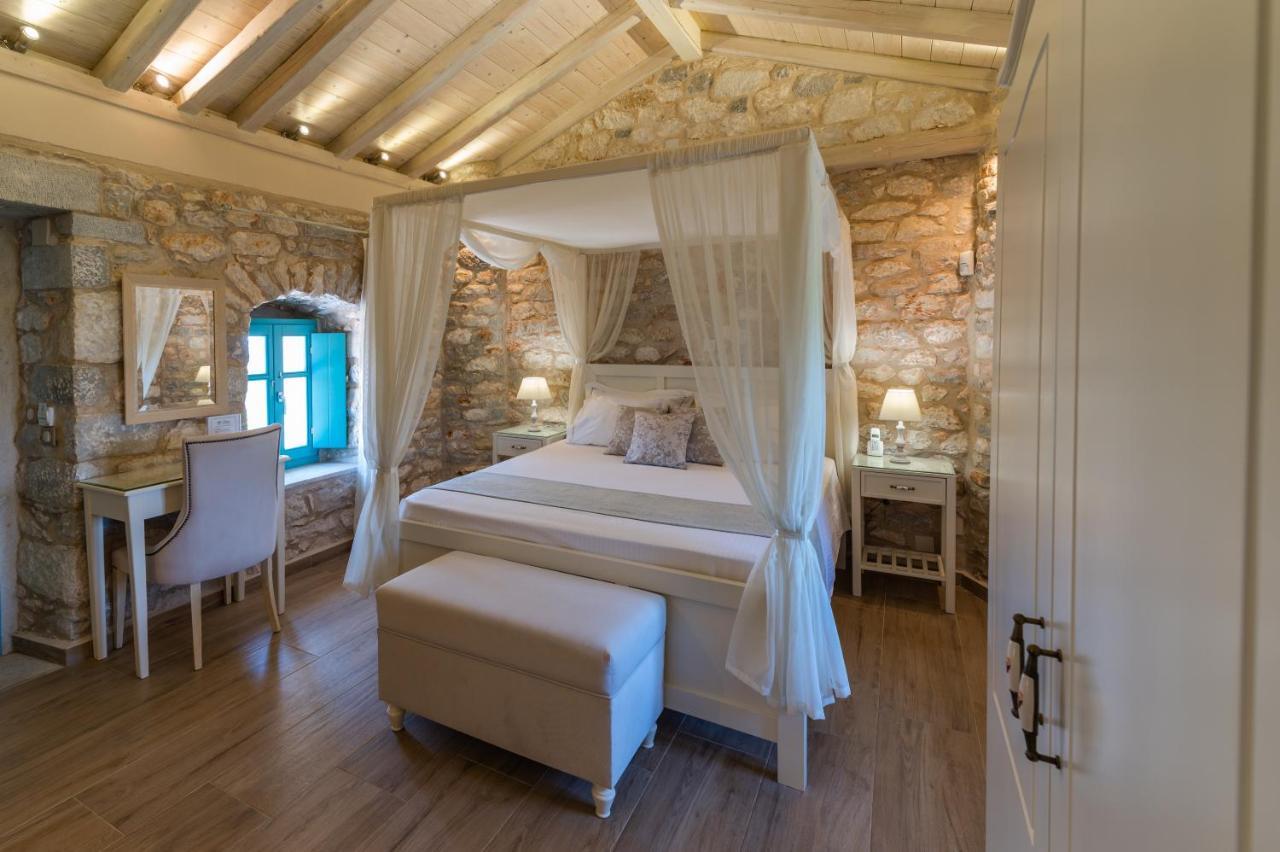Olea Hotel Pyrgos Dirou Exterior photo