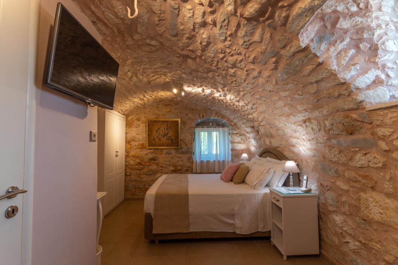 Olea Hotel Pyrgos Dirou Exterior photo