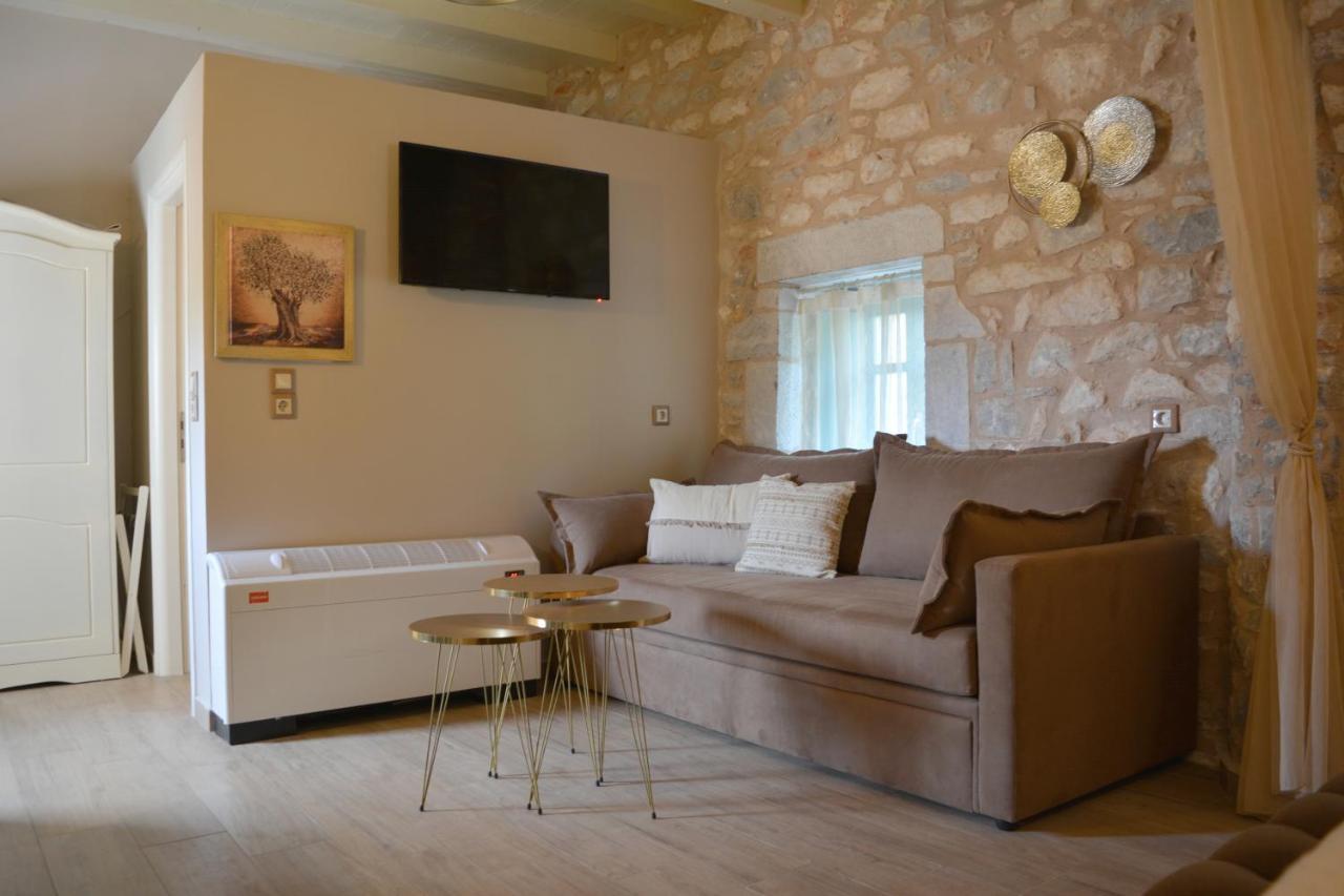 Olea Hotel Pyrgos Dirou Exterior photo