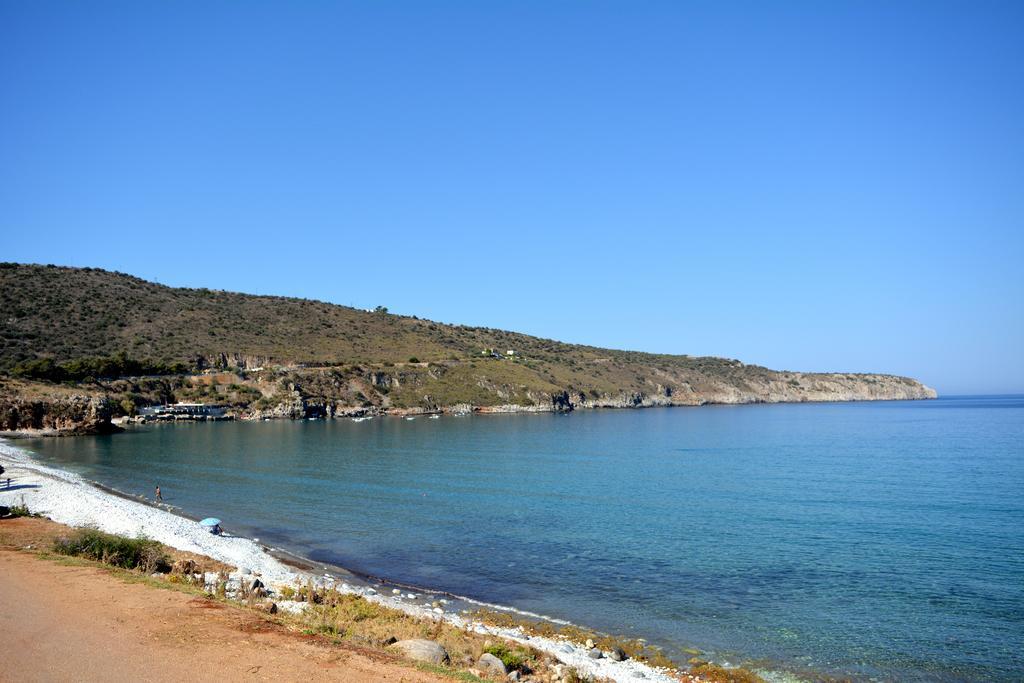 Olea Hotel Pyrgos Dirou Exterior photo