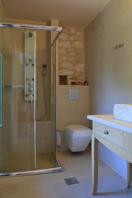 Olea Hotel Pyrgos Dirou Exterior photo