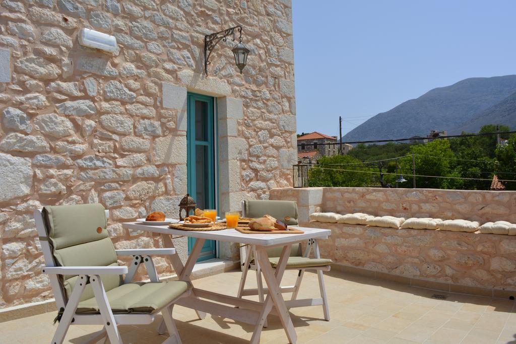 Olea Hotel Pyrgos Dirou Exterior photo