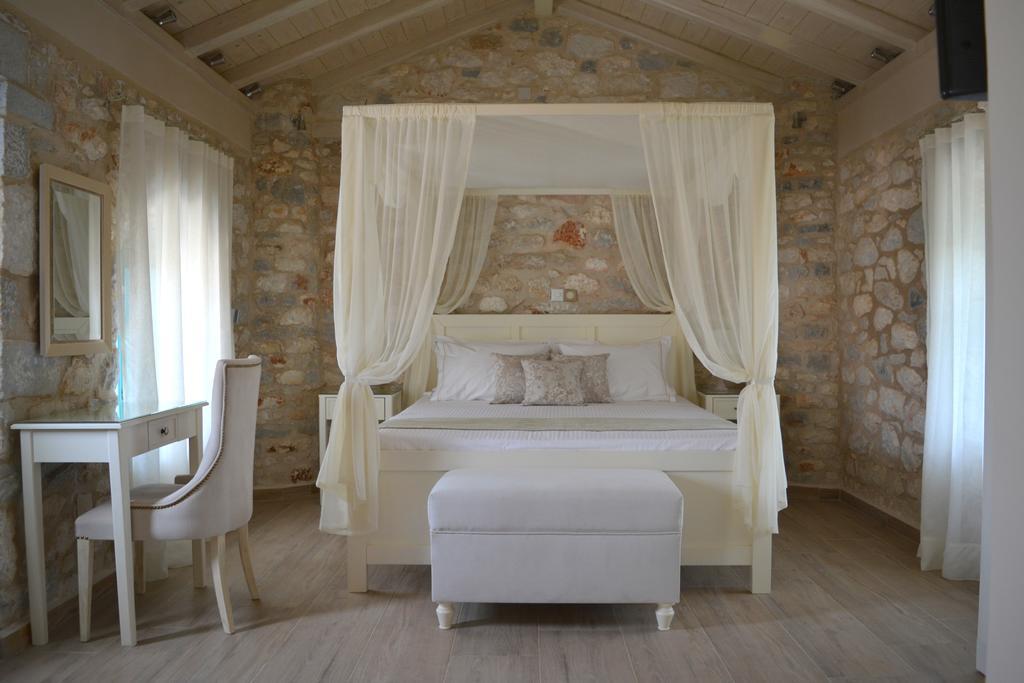 Olea Hotel Pyrgos Dirou Exterior photo